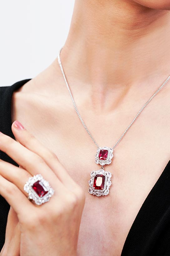 Exquisite red ruby necklace set