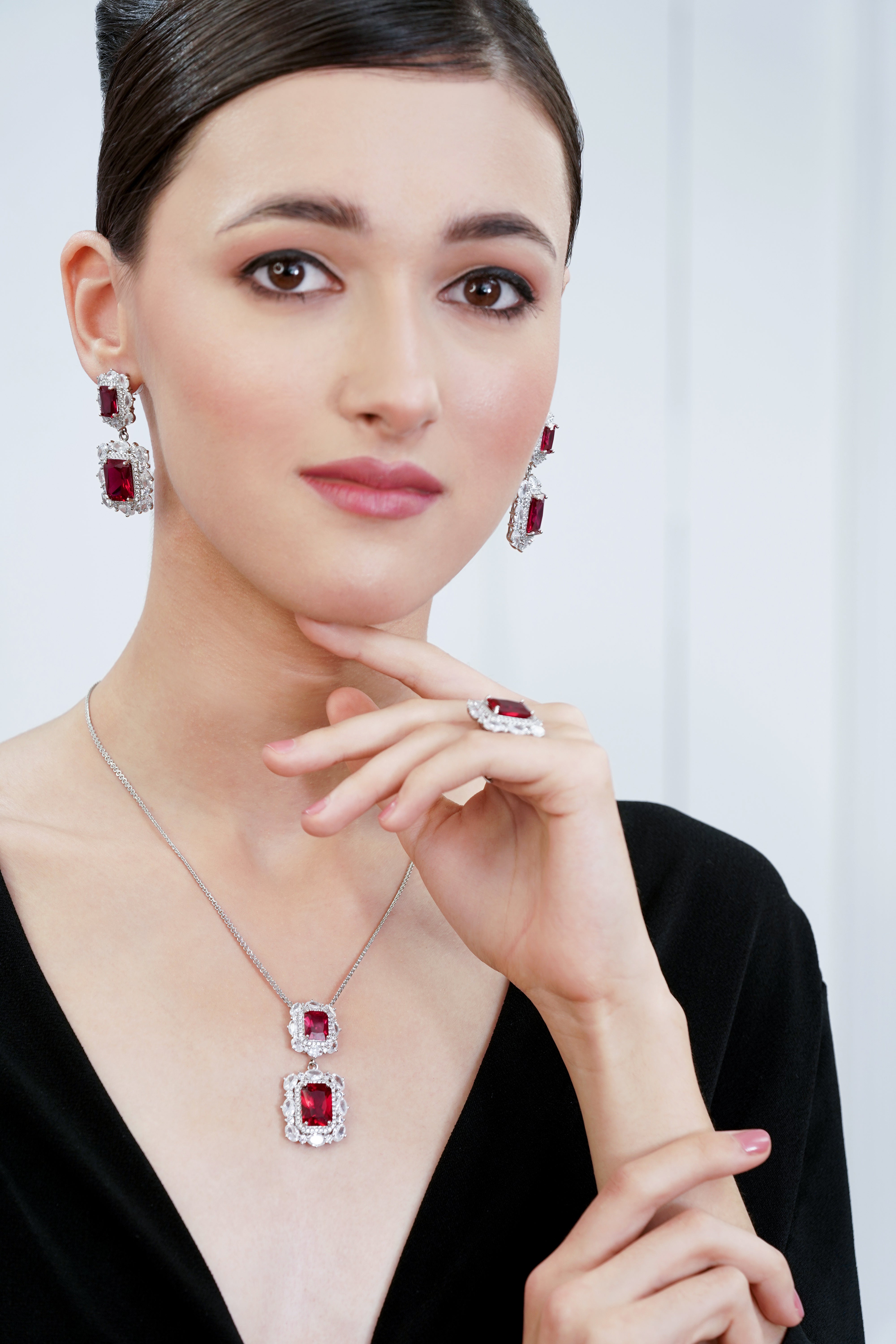 Exquisite red ruby necklace set